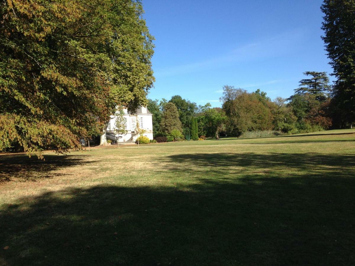 Alojamento de Acomodação e Pequeno-almoço Chateau Du Val Larbont