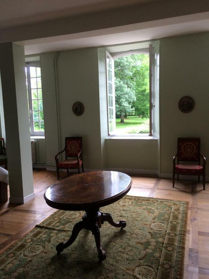 Chateau Du Val Larbont Couette-café La Bastide-de-Sérou
