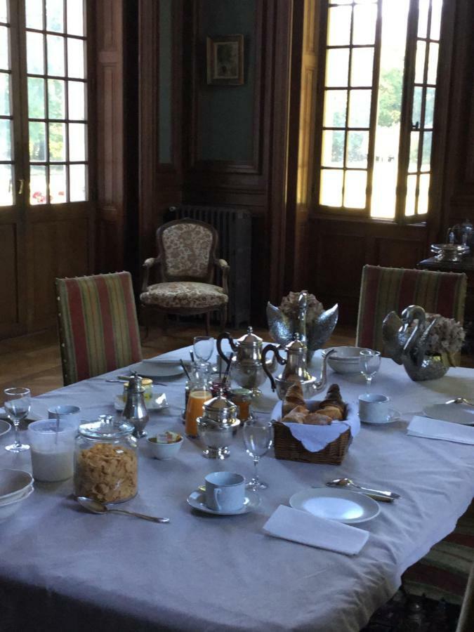 Couette-café Chateau Du Val Larbont La Bastide-de-Sérou